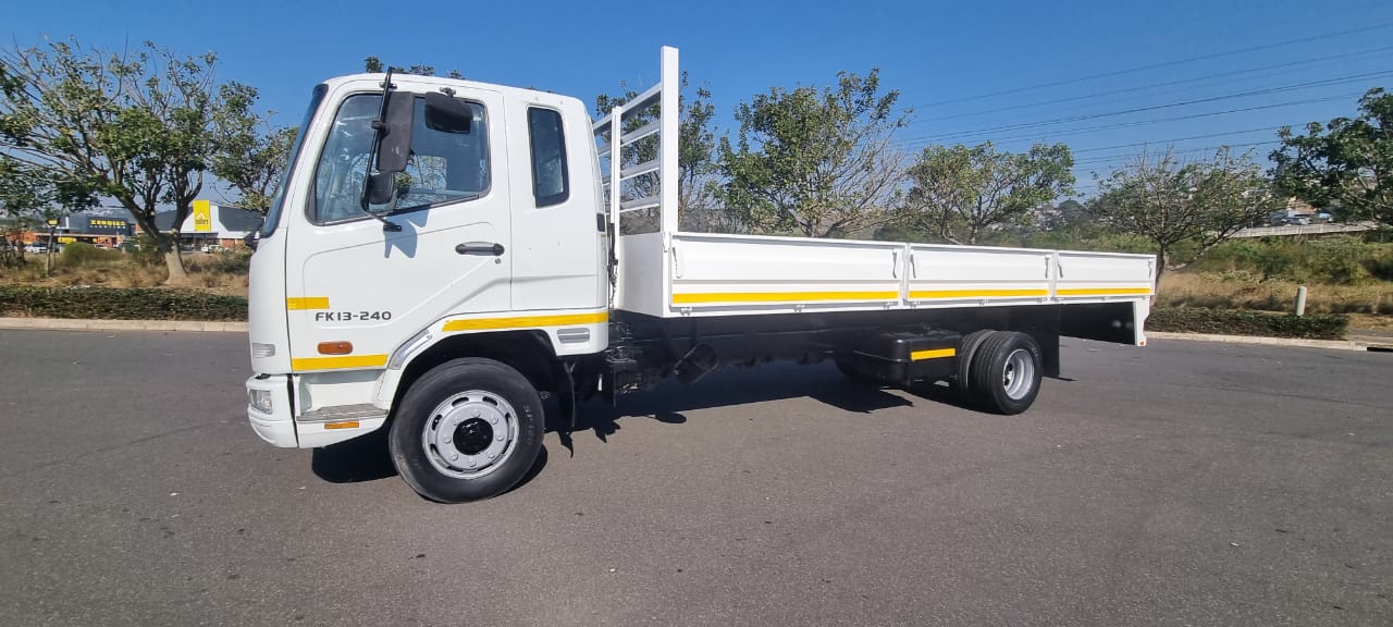 2018 MITSUBISHI FUSO FK 13-240 7 TON DROPSIDE